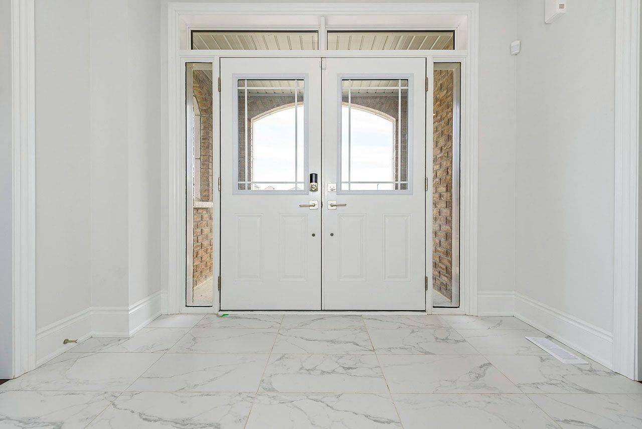 Bradford West Gwillimbury, ON L0G 1B0,1 Cunningham DR