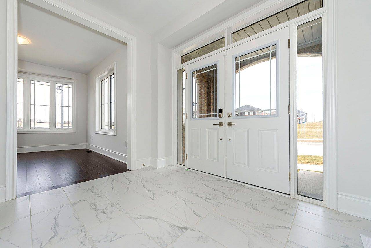 Bradford West Gwillimbury, ON L0G 1B0,1 Cunningham DR