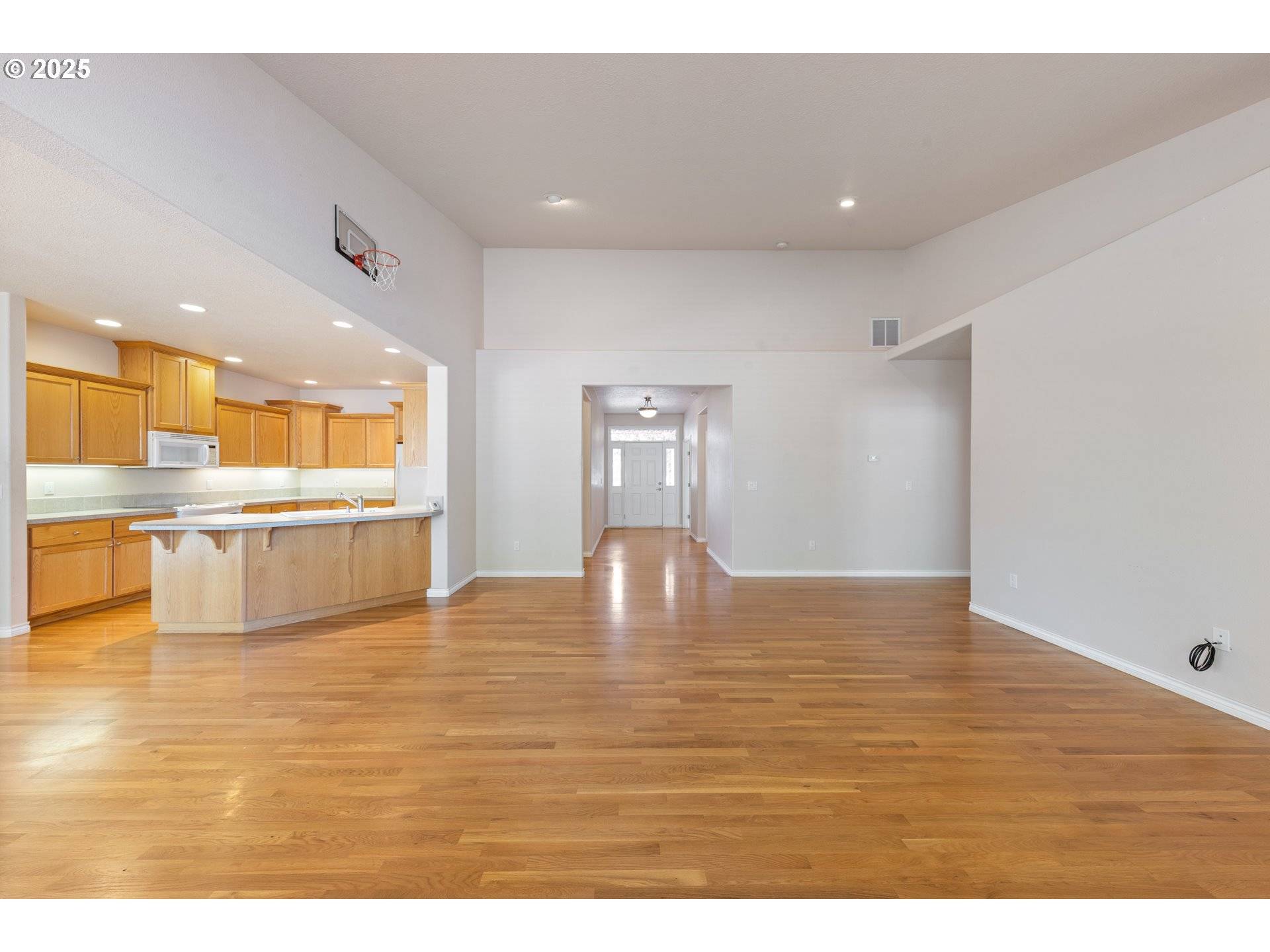 Dallas, OR 97338,1368 SE BARBERRY AVE