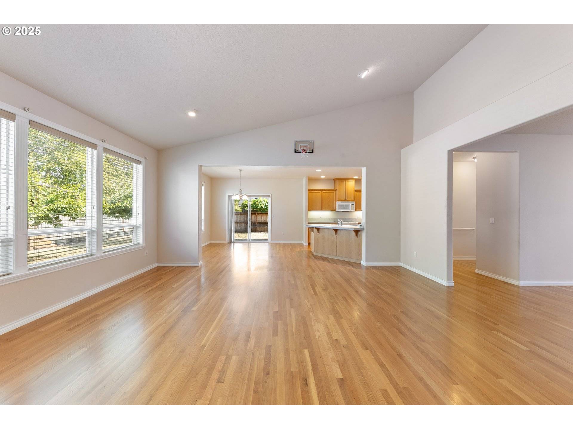 Dallas, OR 97338,1368 SE BARBERRY AVE