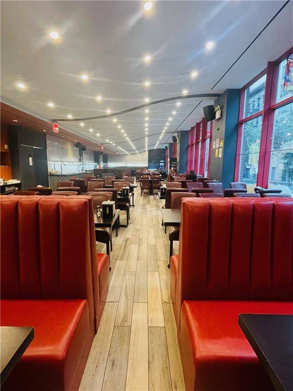 Queens, NY 11101,4117 Creascent AVE