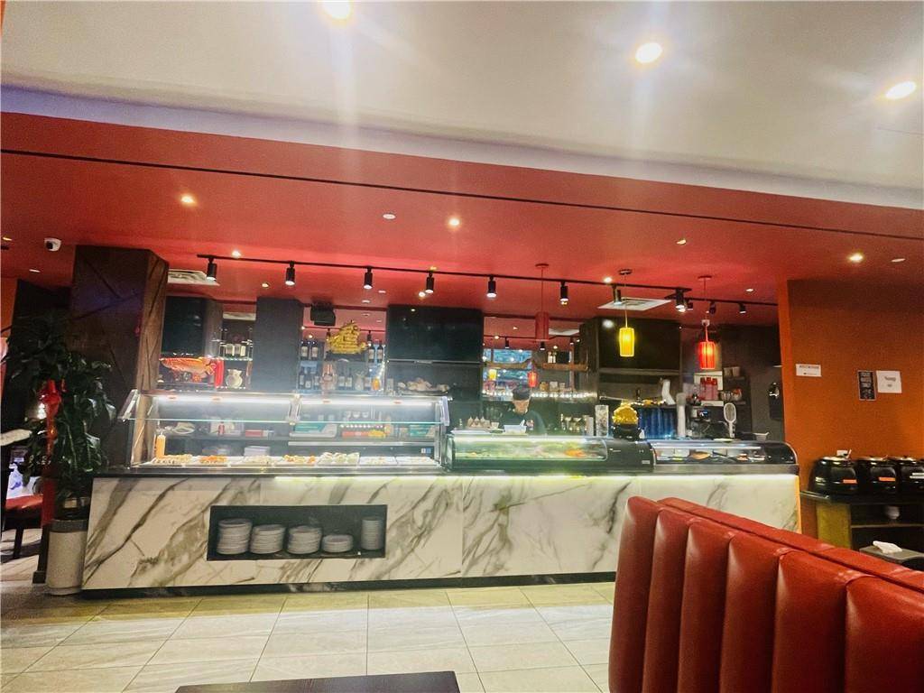 Queens, NY 11101,4117 Creascent AVE