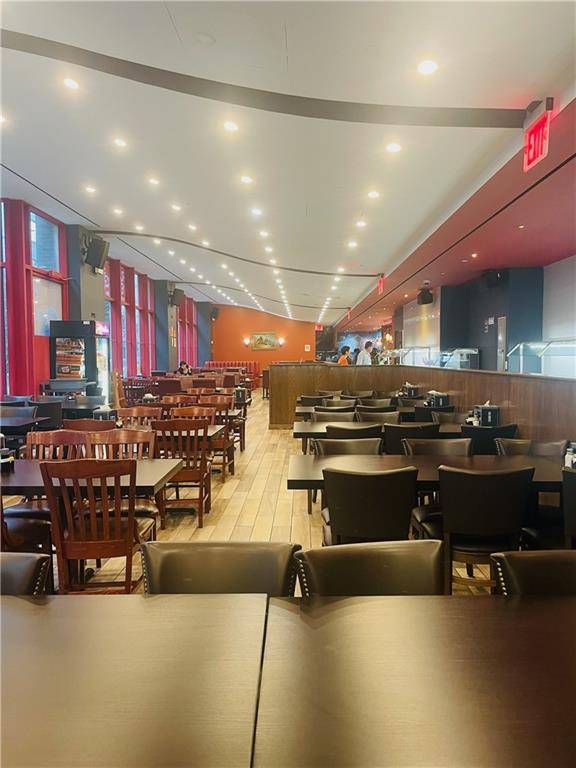 Queens, NY 11101,4117 Creascent AVE