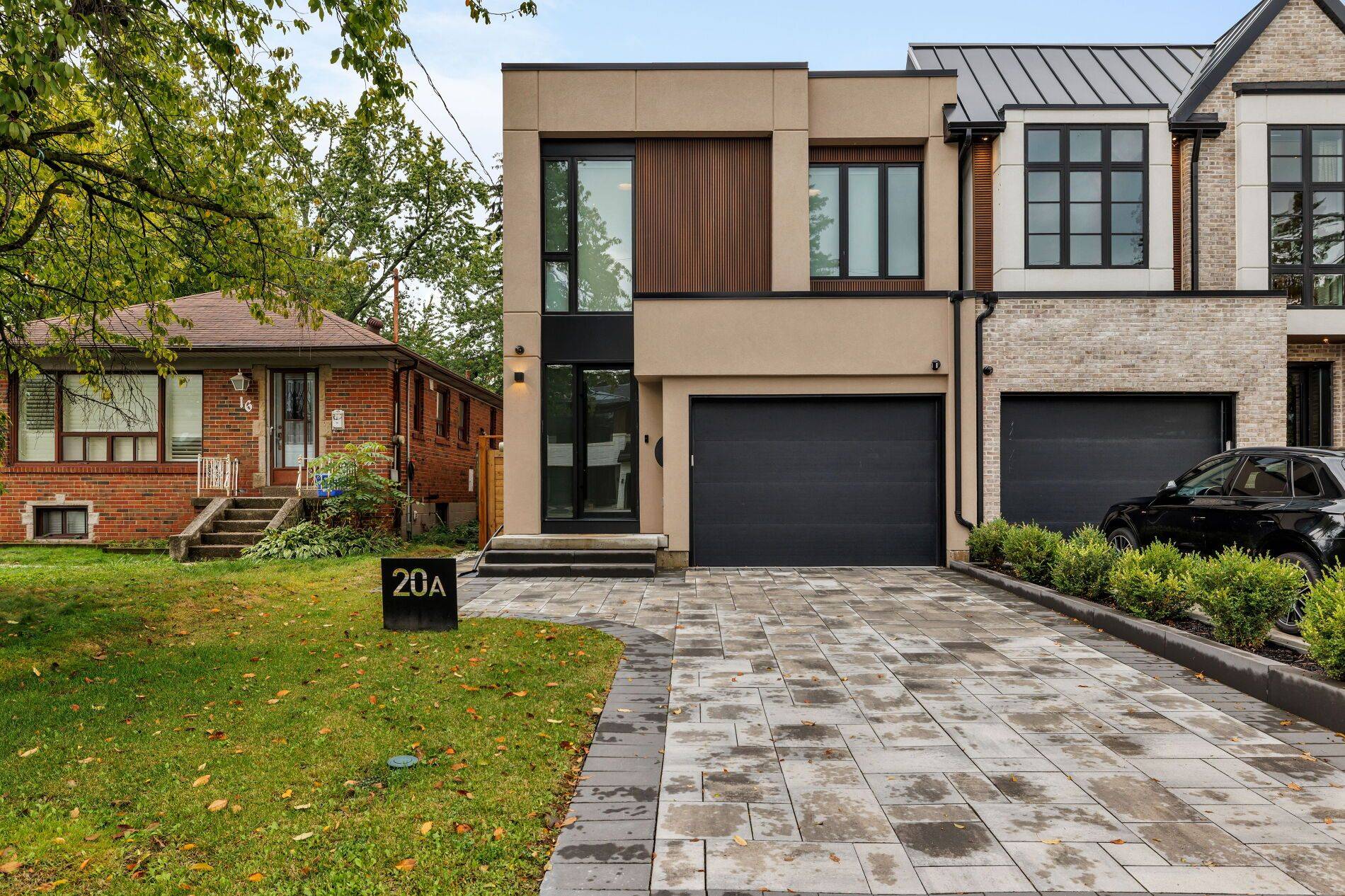 Mississauga, ON L5H 2S9,20A Broadview AVE