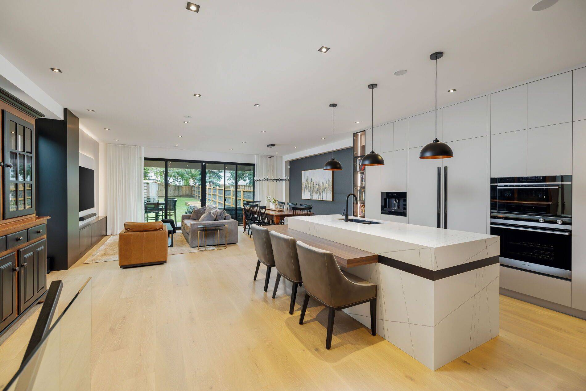 Mississauga, ON L5H 2S9,20A Broadview AVE