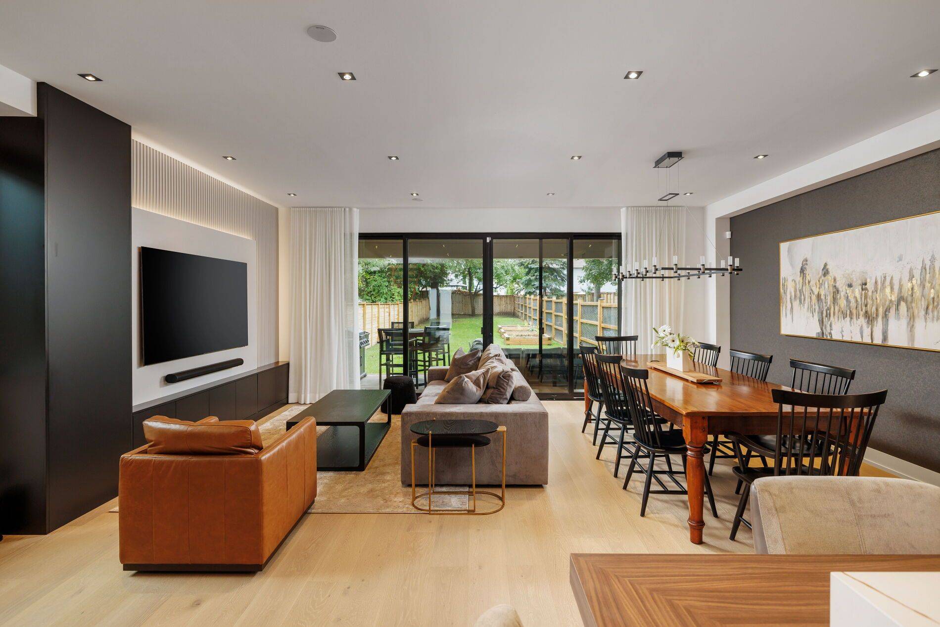 Mississauga, ON L5H 2S9,20A Broadview AVE