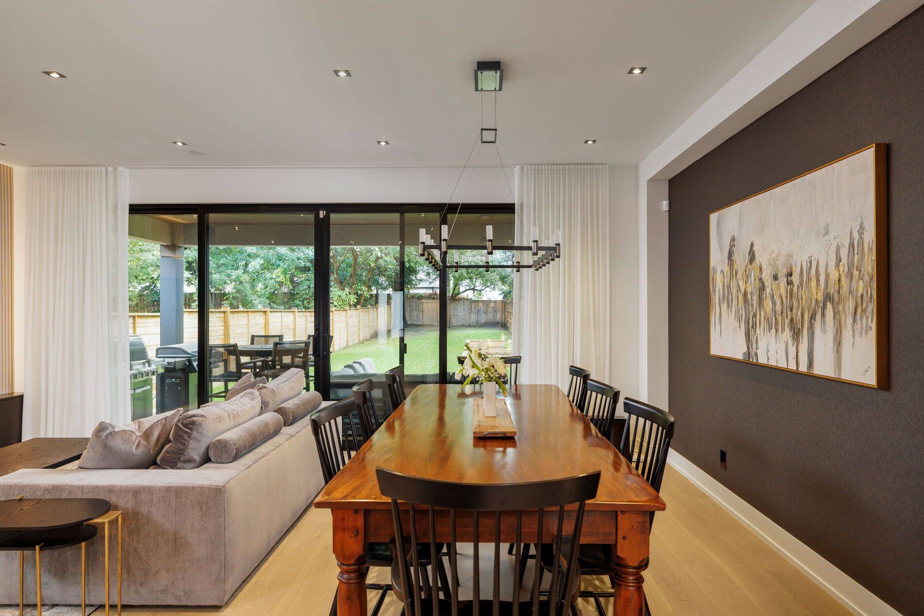 Mississauga, ON L5H 2S9,20A Broadview AVE