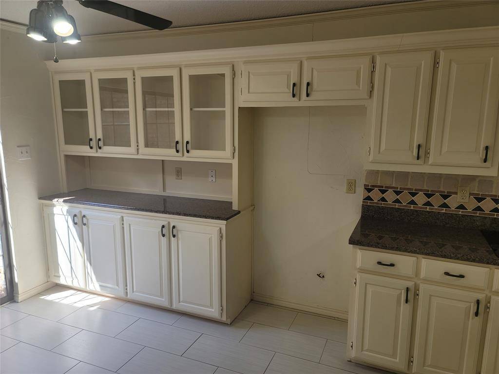 Dallas, TX 75240,5719 Encore Drive