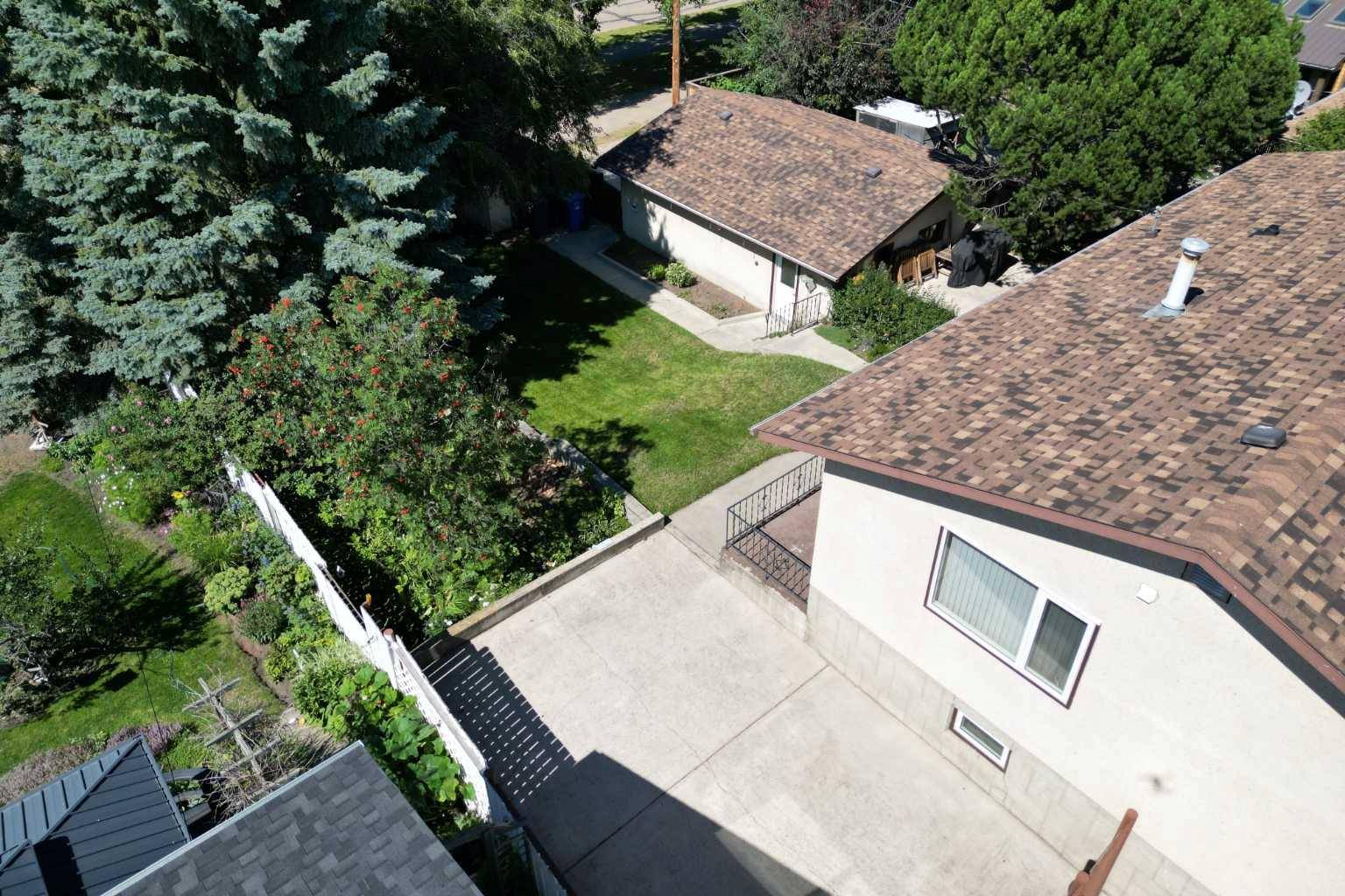 Innisfail, AB T4G 1H2,3727 51A AVE