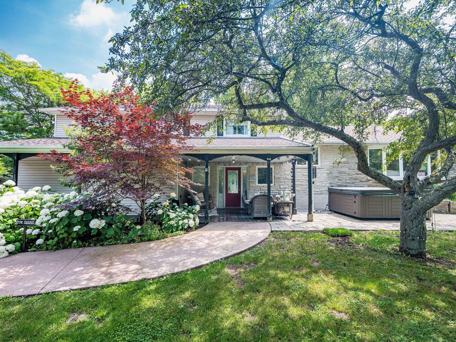 Brampton, ON L6Y 0G7,8375 Creditview RD