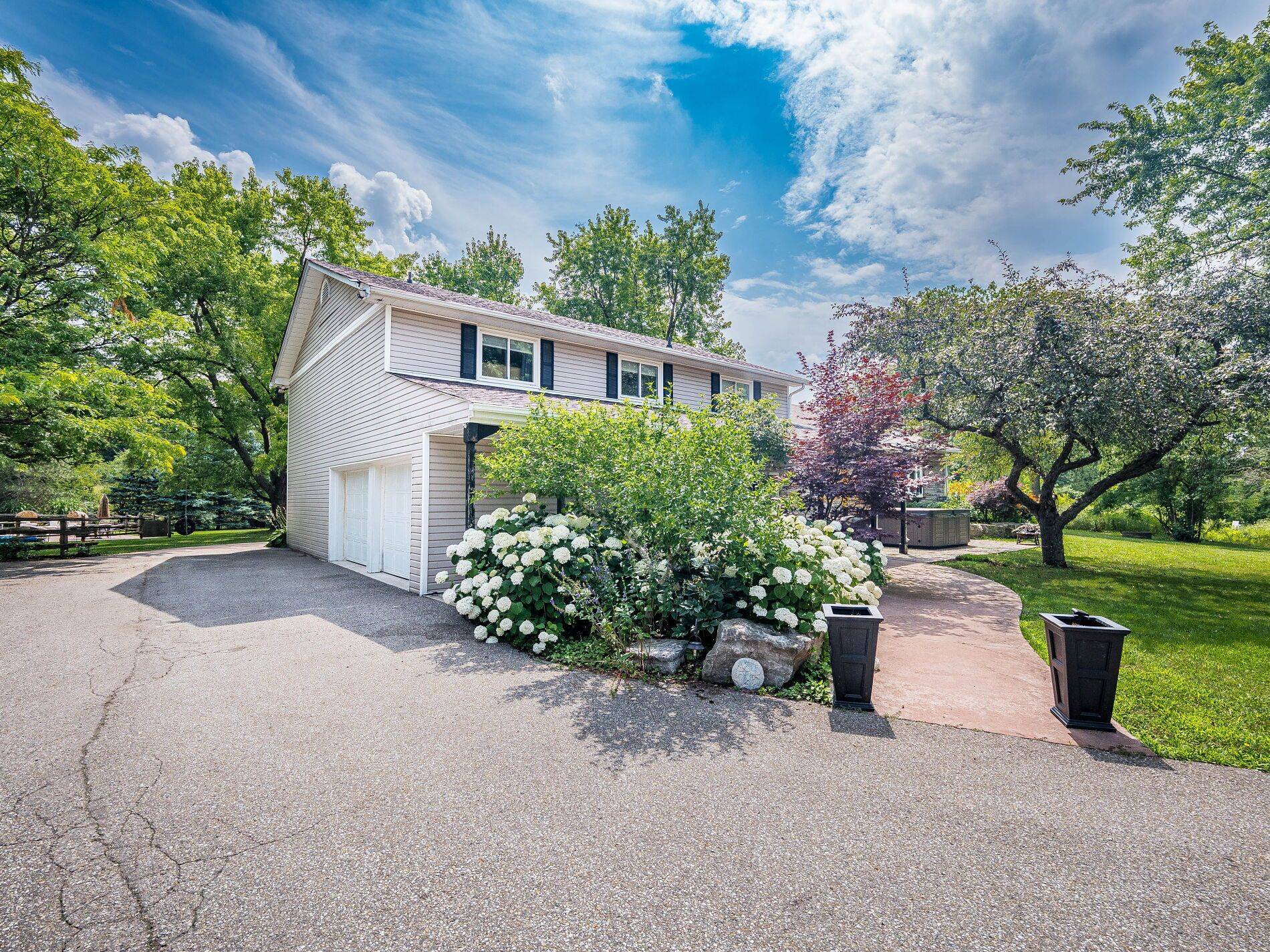 Brampton, ON L6Y 0G7,8375 Creditview RD