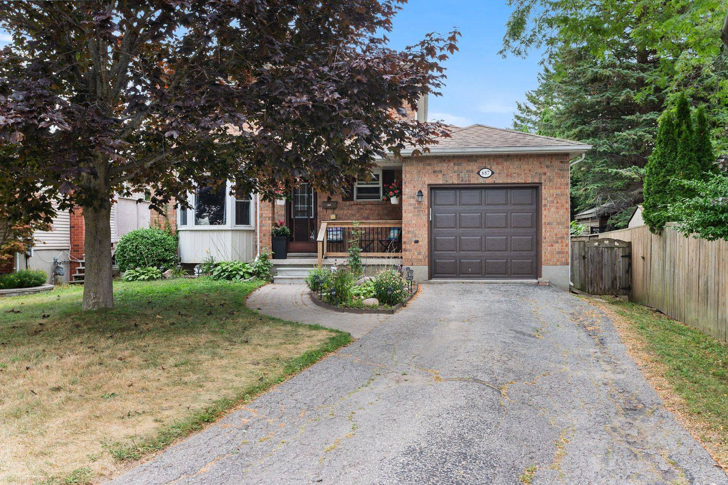 Cobourg, ON K9A 4Y1,687 Mackechnie CRES