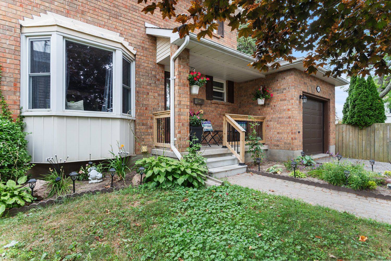Cobourg, ON K9A 4Y1,687 Mackechnie CRES