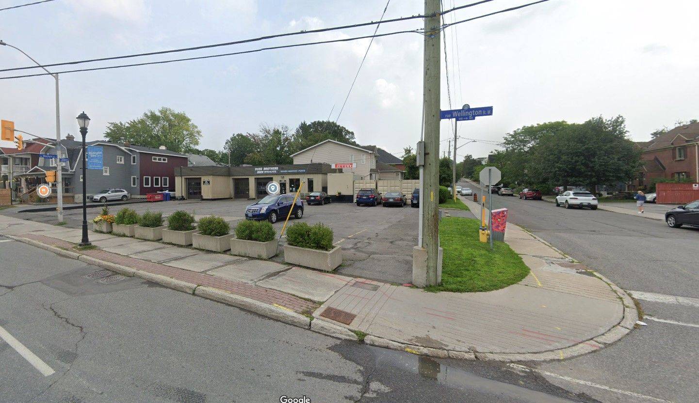 Tunneys Pasture And Ottawa West, ON K1Y 2X2,1380 Wellington ST W