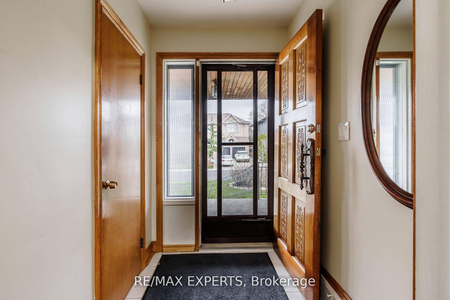 Toronto W04, ON M6A 1H9,1 Creston RD