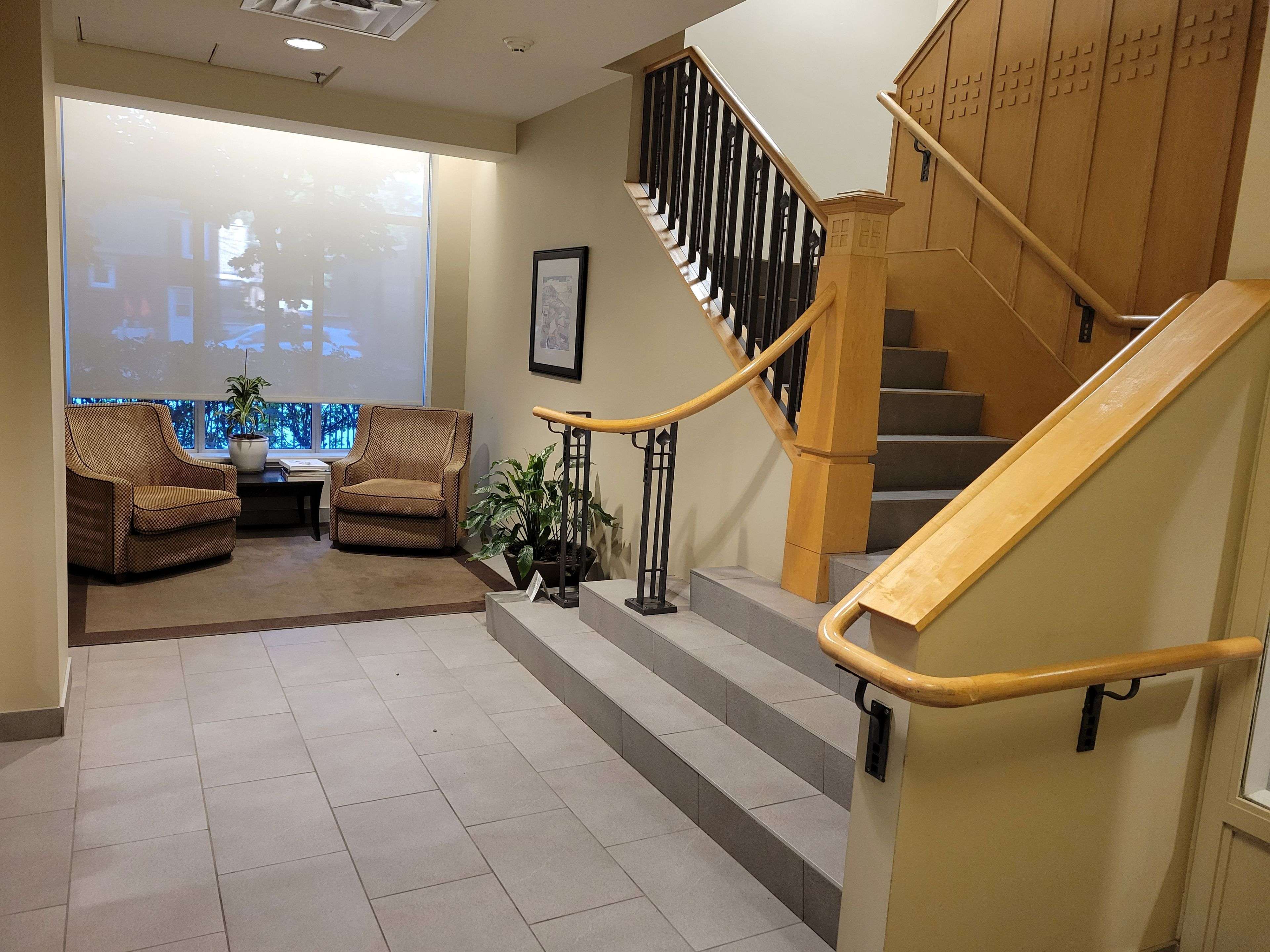 Dows Lake - Civic Hospital And Area, ON K1S 5T4,290 Powell AVE #302