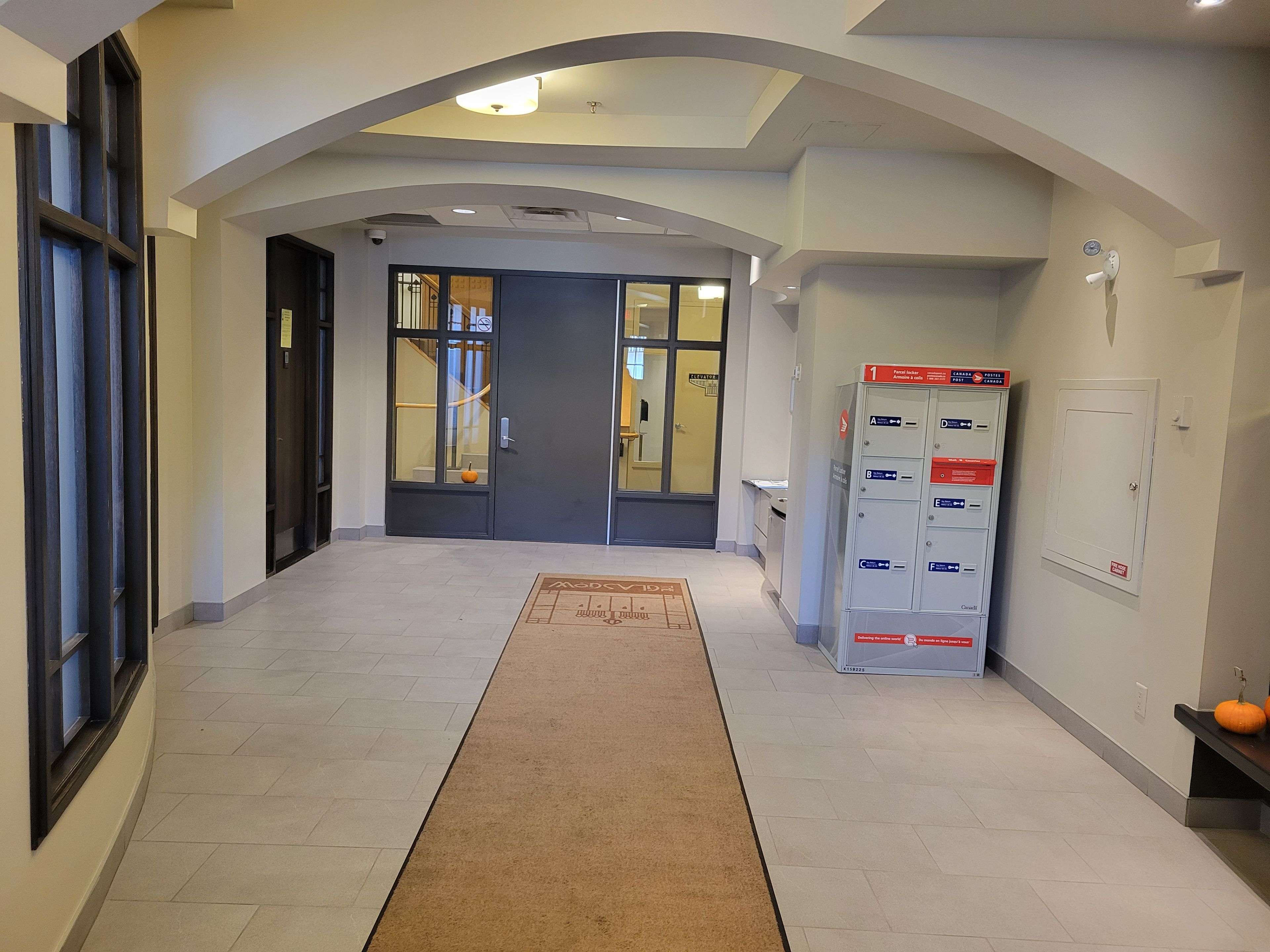 Dows Lake - Civic Hospital And Area, ON K1S 5T4,290 Powell AVE #302