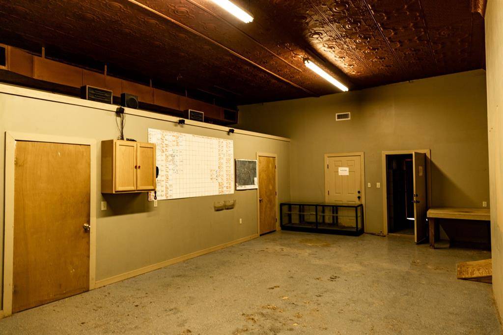 Knox City, TX 79529,110 N Central Avenue