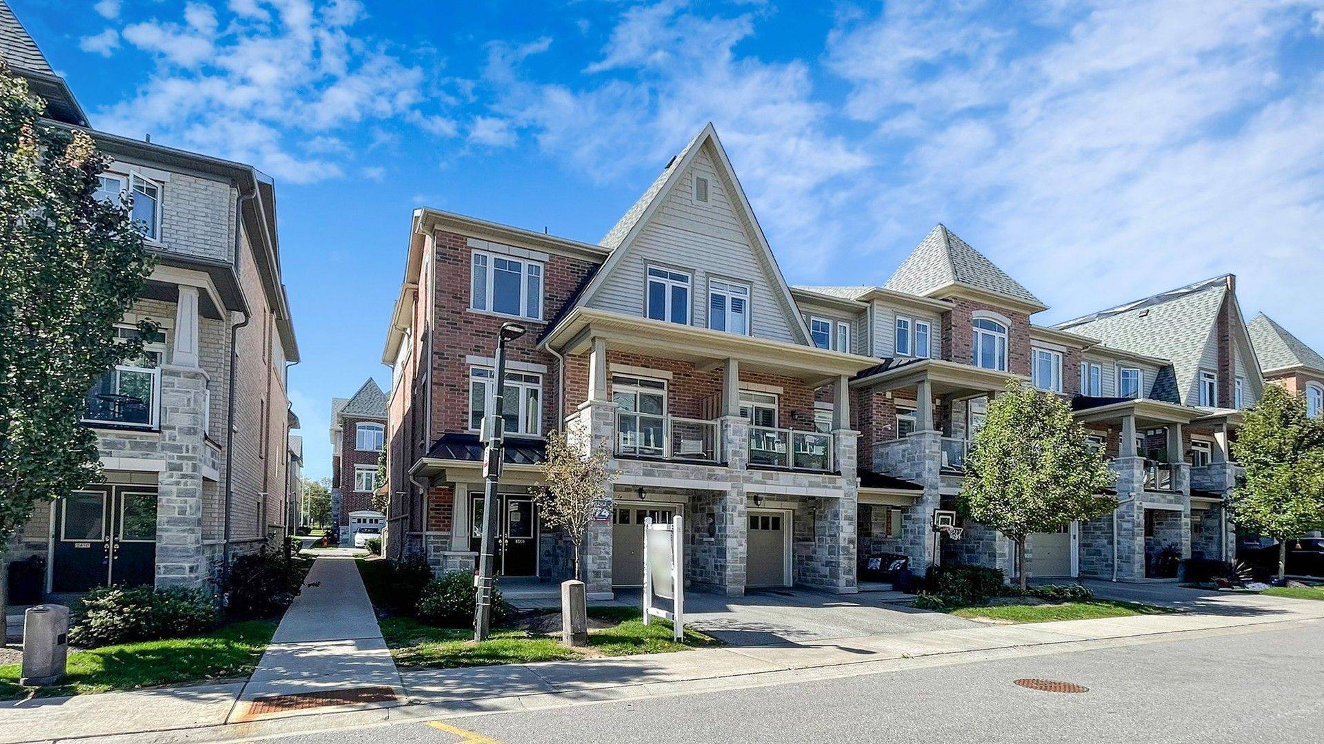 Pickering, ON L1X 0E4,2420 Nantucket Chase