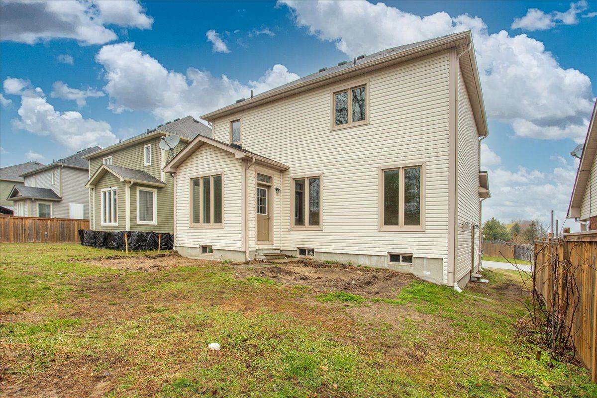 Wasaga Beach, ON L9Z 0E5,72 Christy DR