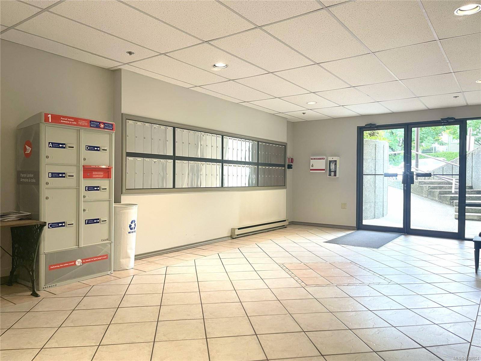 Nanaimo, BC V9S 5N4,550 Bradley St #105