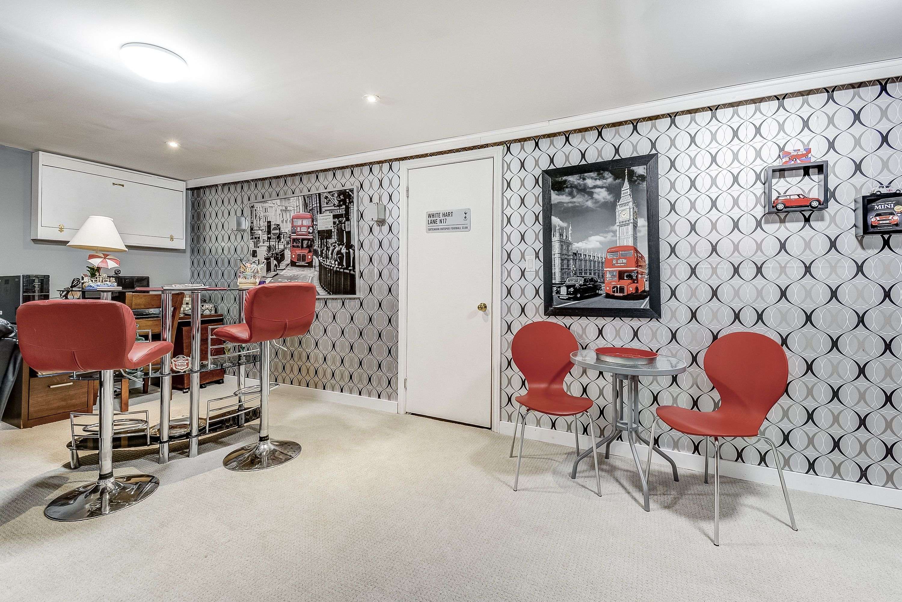 Niagara-on-the-lake, ON L0S 1J0,32 The Promenade RD