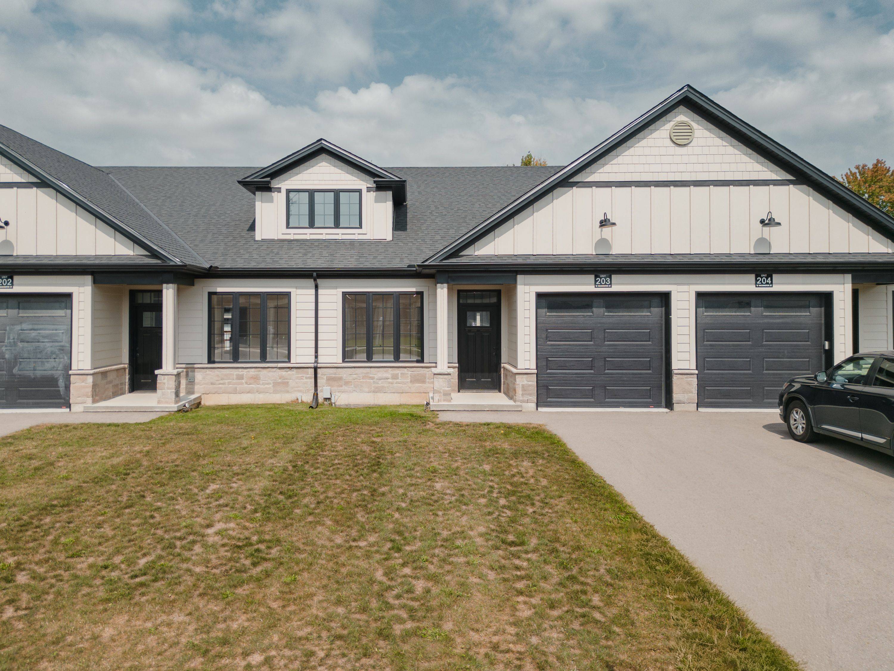 Norwich, ON N0J 1P0,12 Washington ST #203