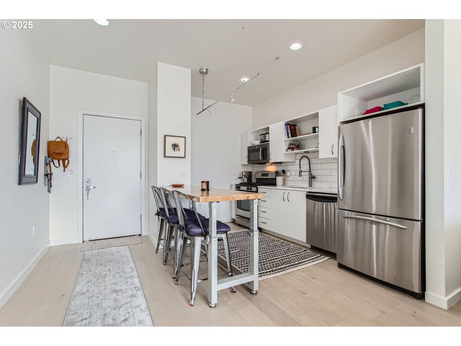 Portland, OR 97209,1255 NW 9TH AVE #806