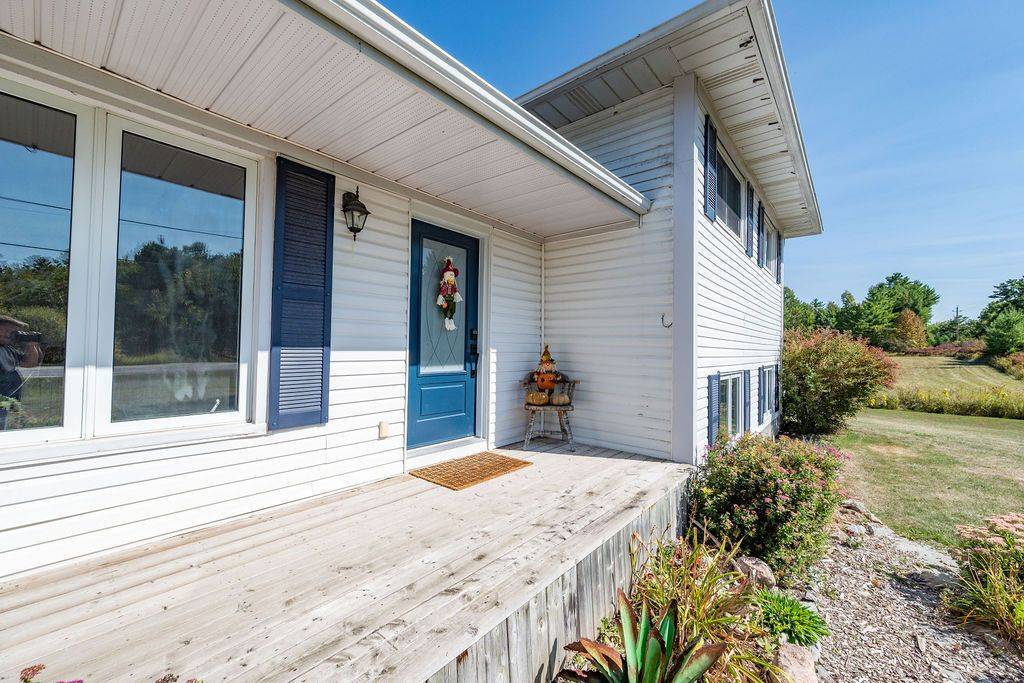 Mcnab/braeside, ON K7S 3G8,921 Mill Ridge RD