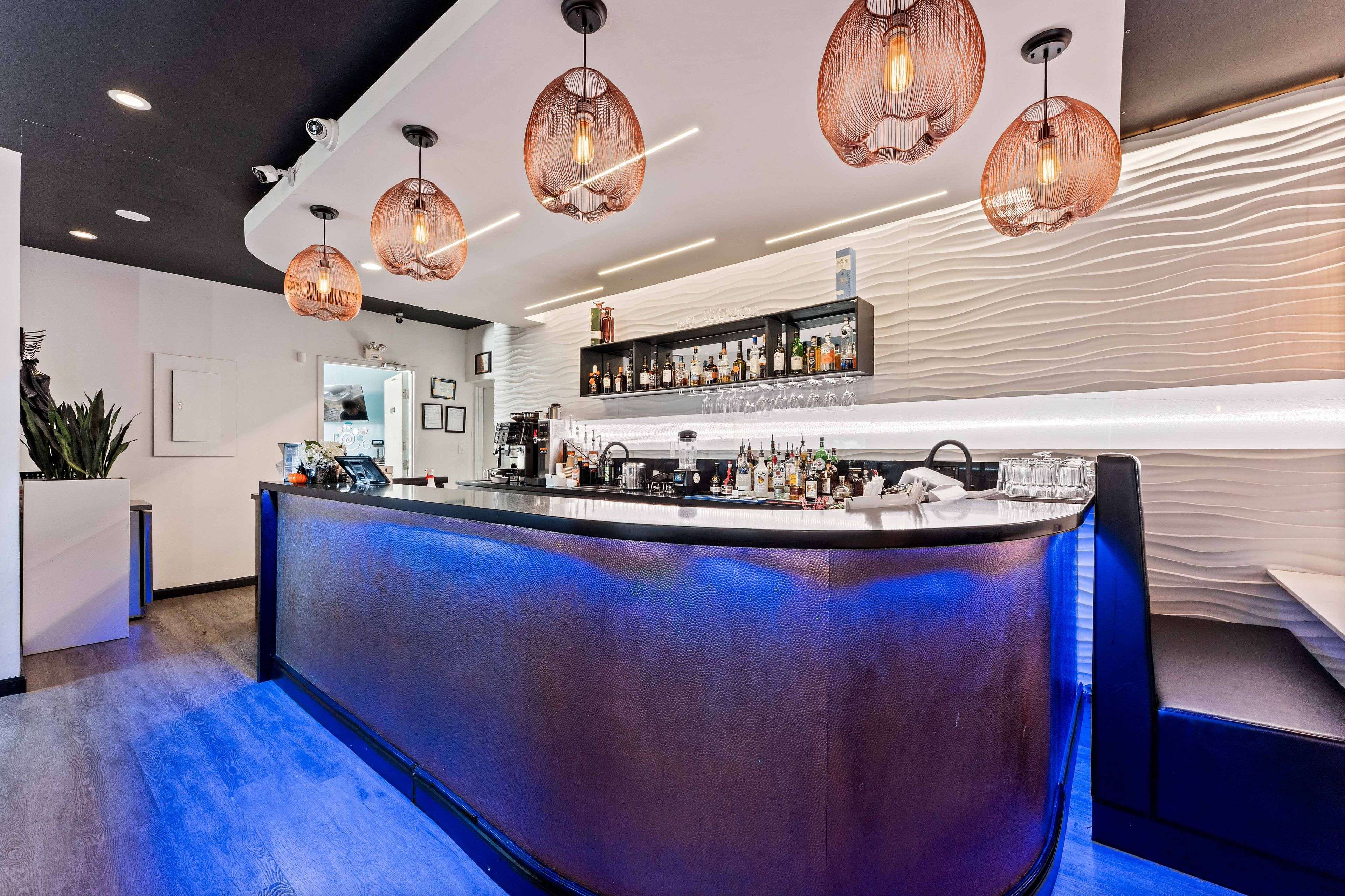 Barrie, ON L4M 1A7,89 Dunlop ST E #Unit 102