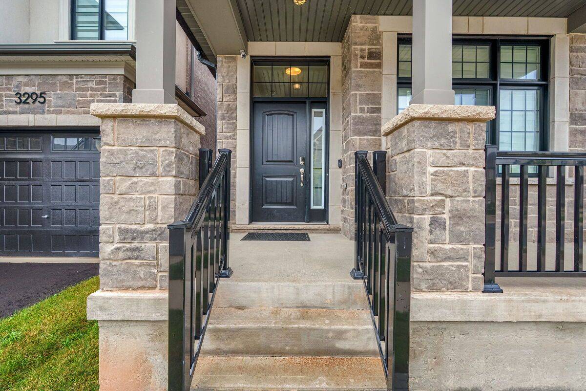 Oakville, ON L6M 5N6,3291 Harasym TRL