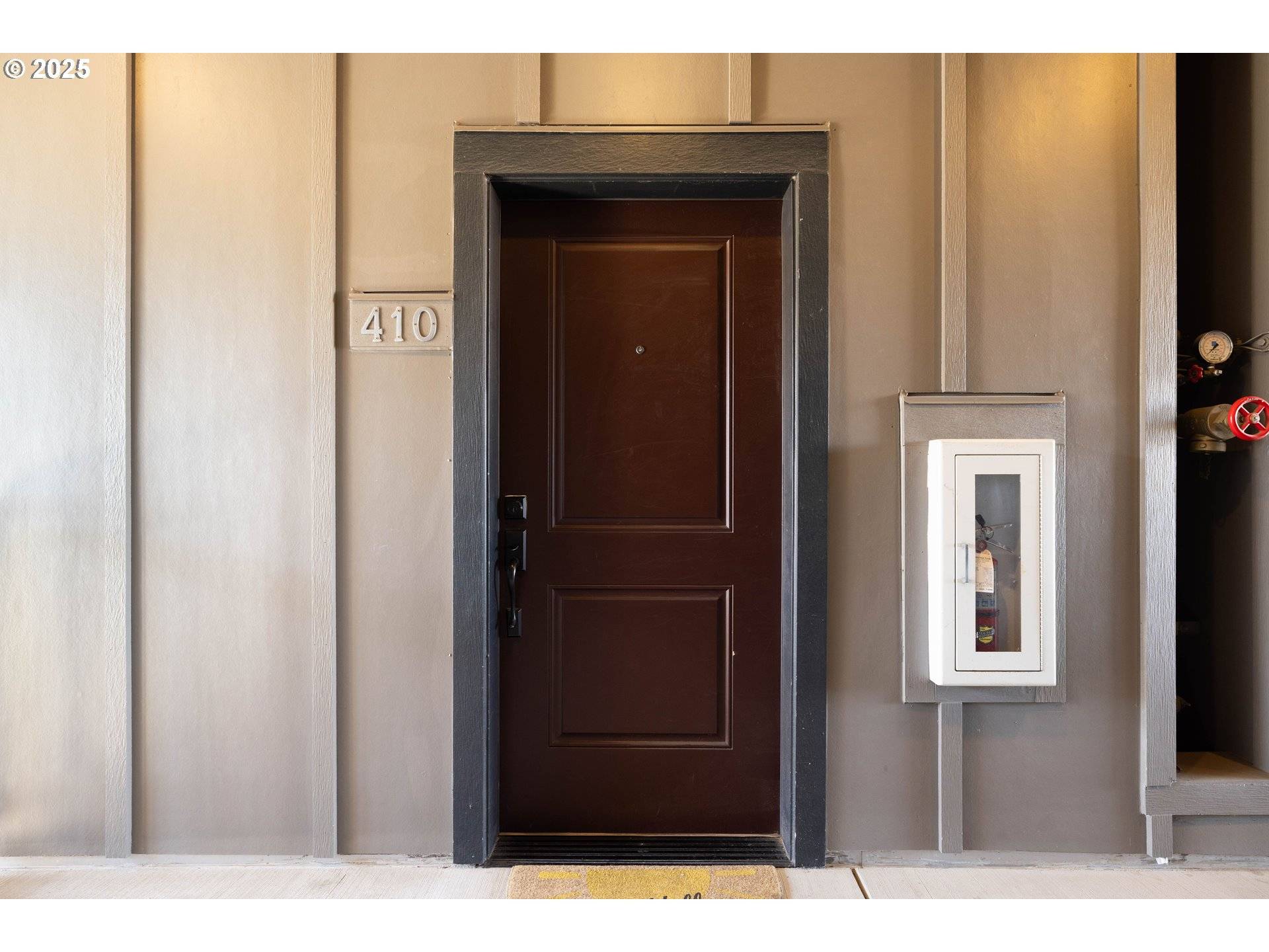 Beaverton, OR 97005,13905 SW MERIDIAN ST #410