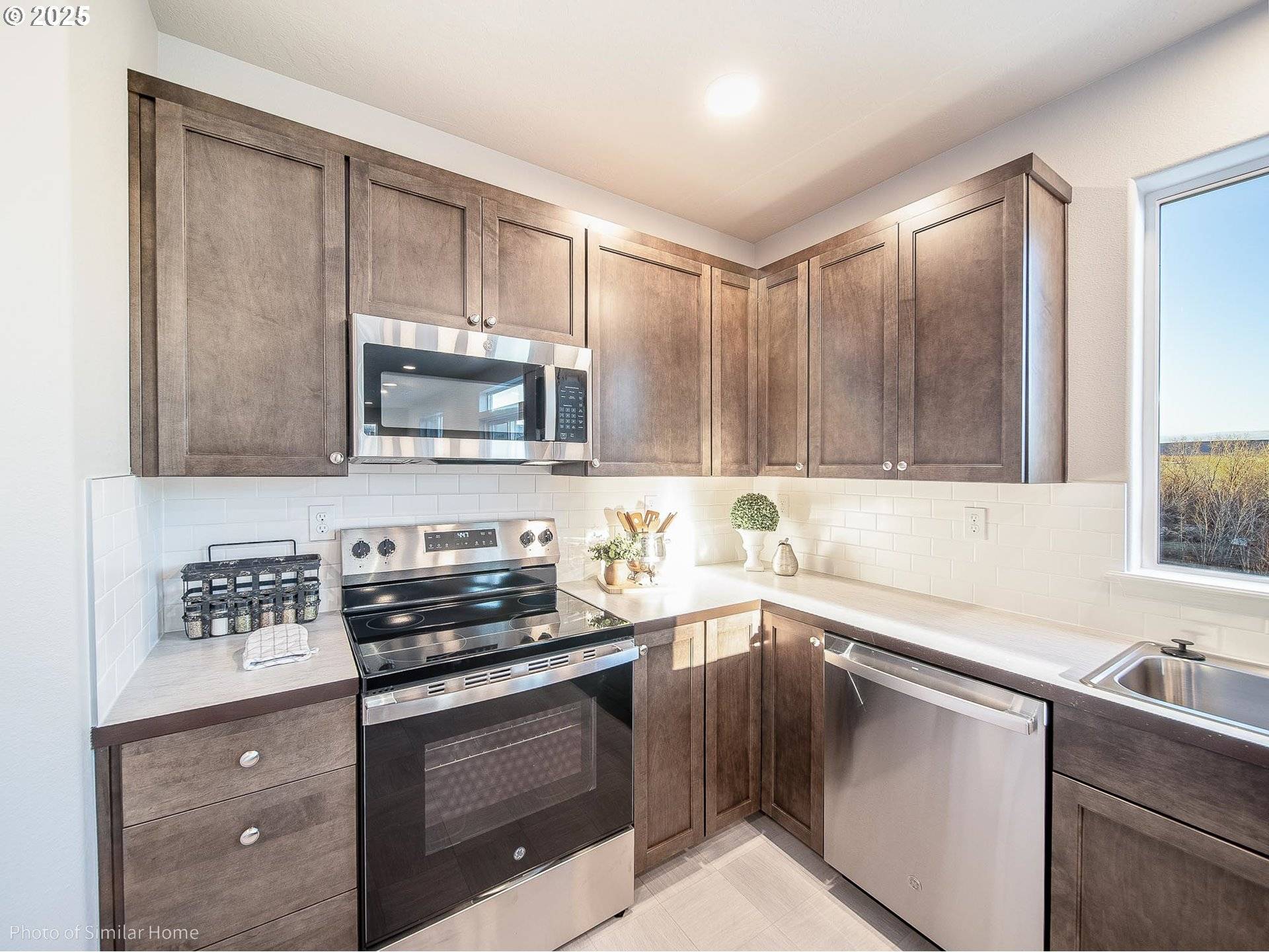 Eugene, OR 97405,W 40TH AVE #3