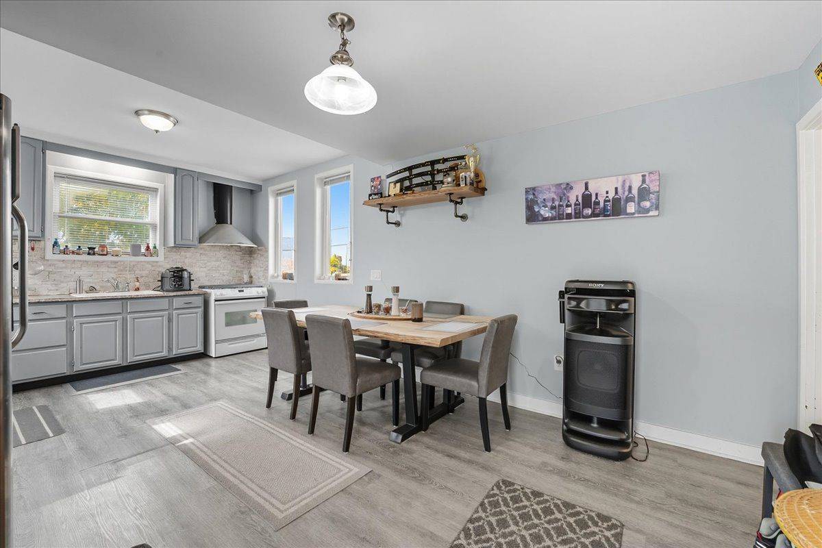 Thorold, ON L0S 1A0,13029 Lundys LN