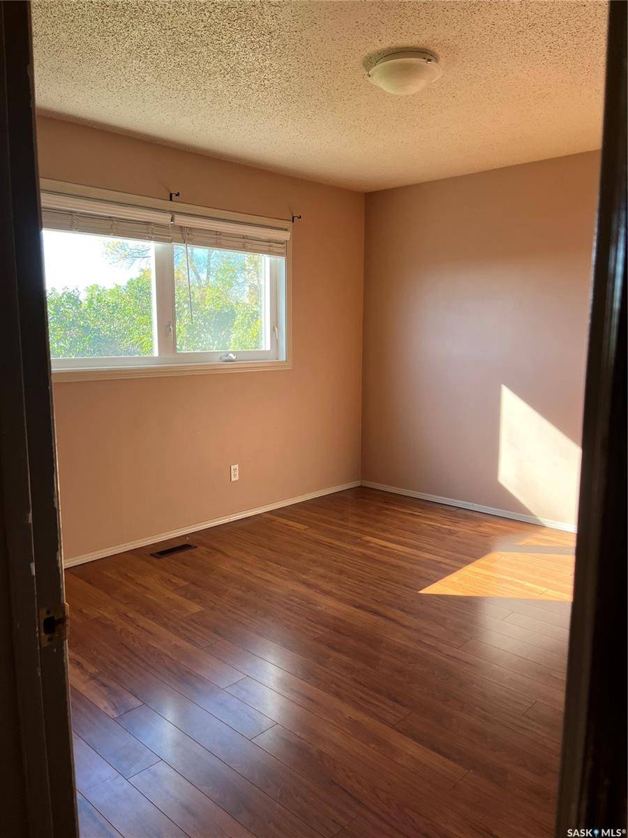 Estevan, SK S4A 2K1,302 Perkins STREET