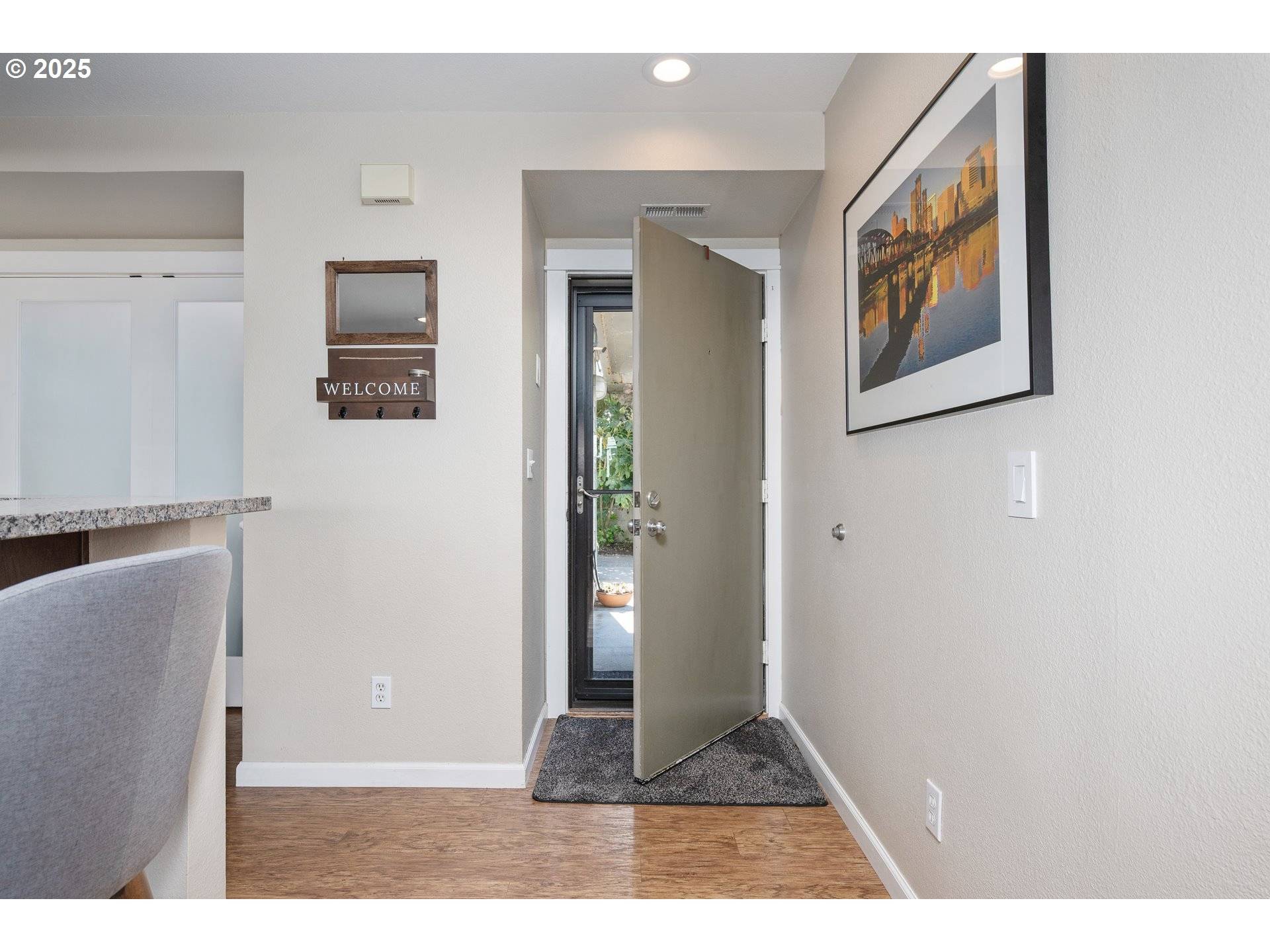 Portland, OR 97217,123 N HAYDEN BAY DR