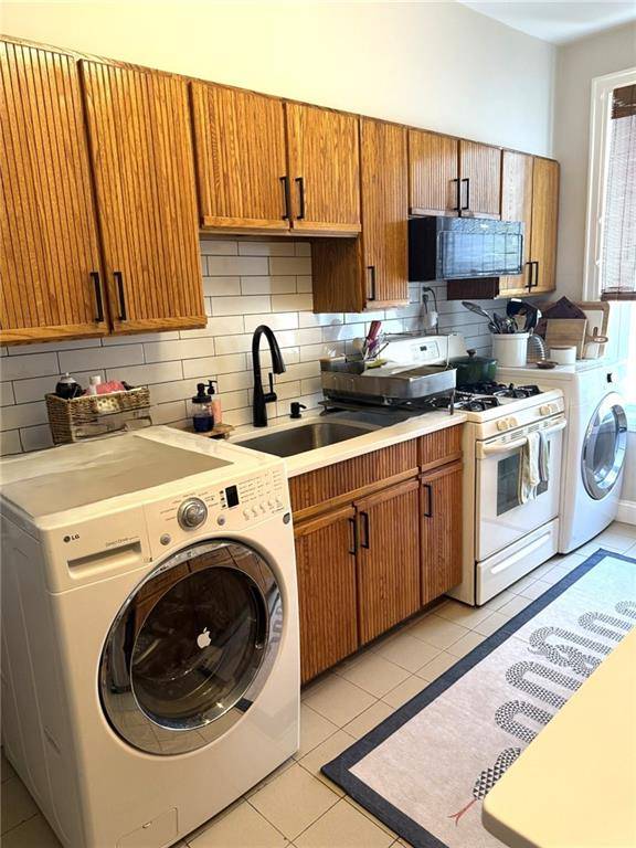 Brooklyn, NY 11228,82 Bay 8th ST