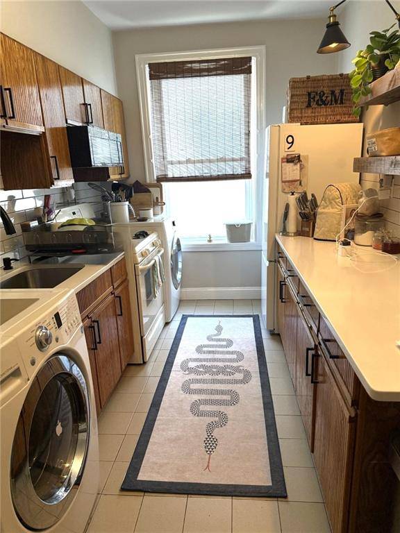 Brooklyn, NY 11228,82 Bay 8th ST