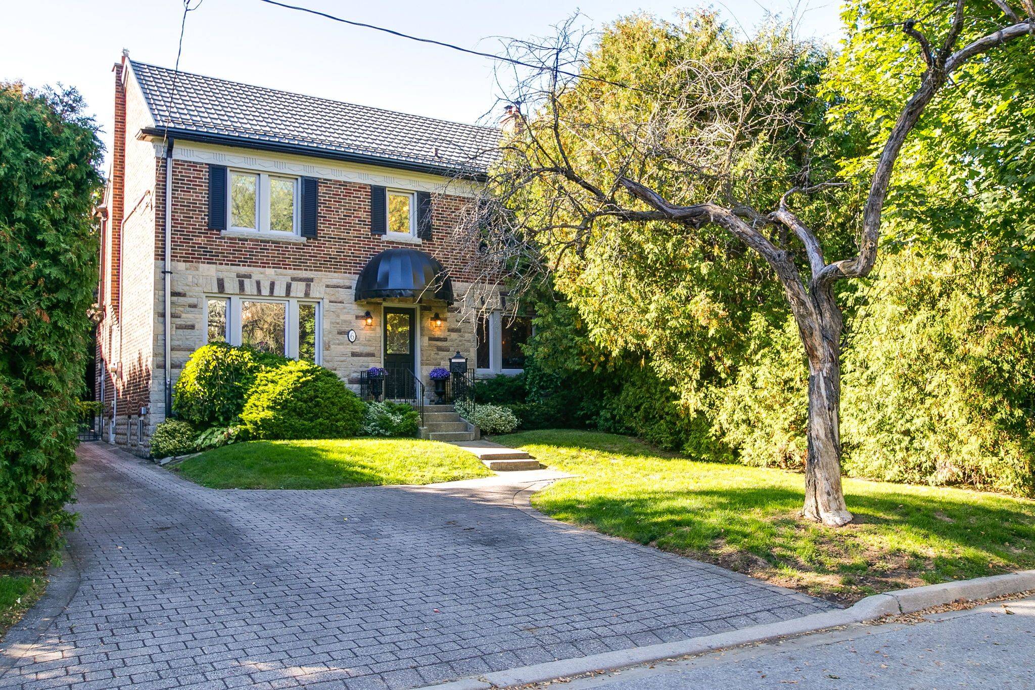 Toronto W07, ON M8X 1A2,6 Old Mill TER