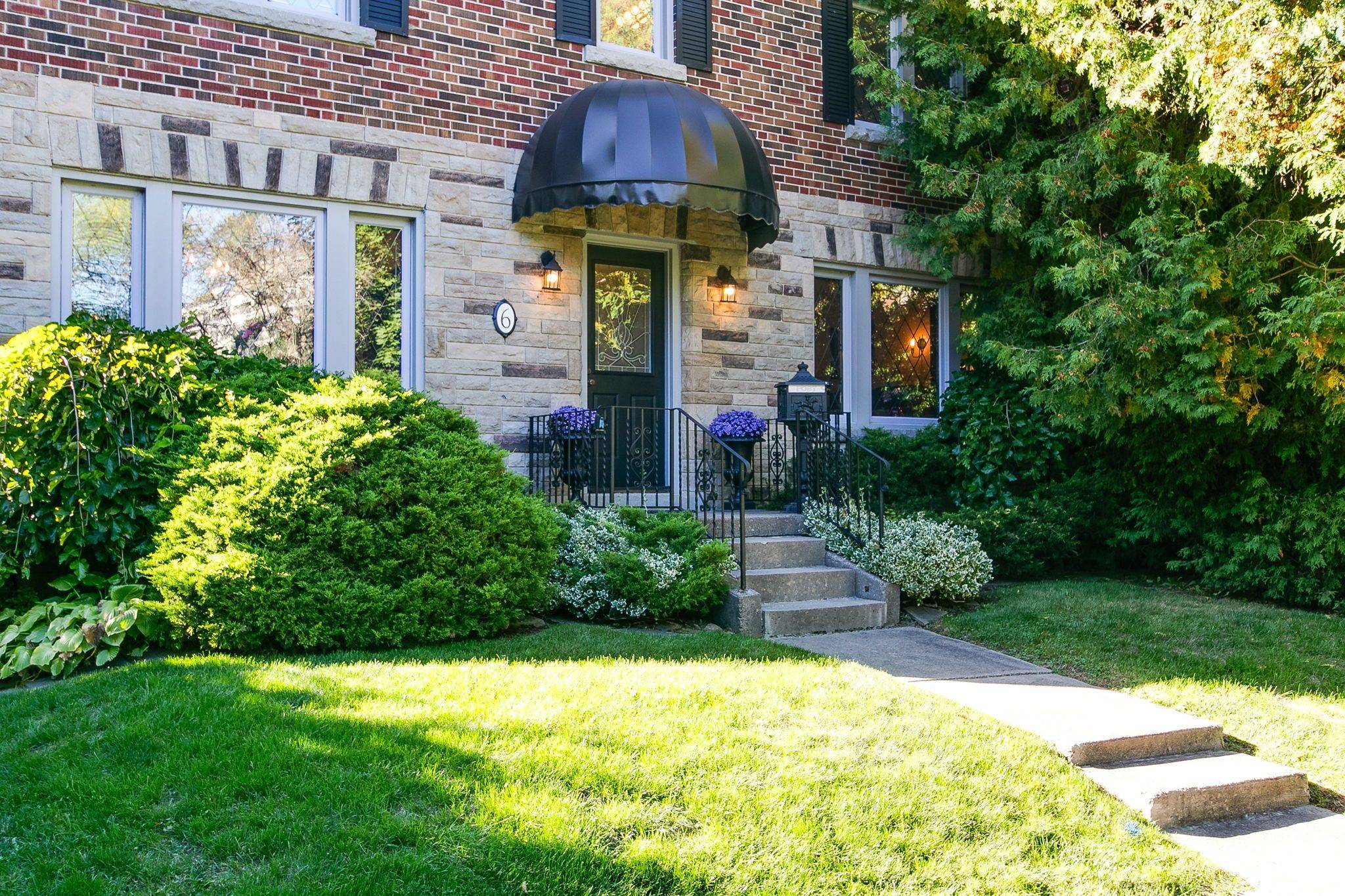 Toronto W07, ON M8X 1A2,6 Old Mill TER