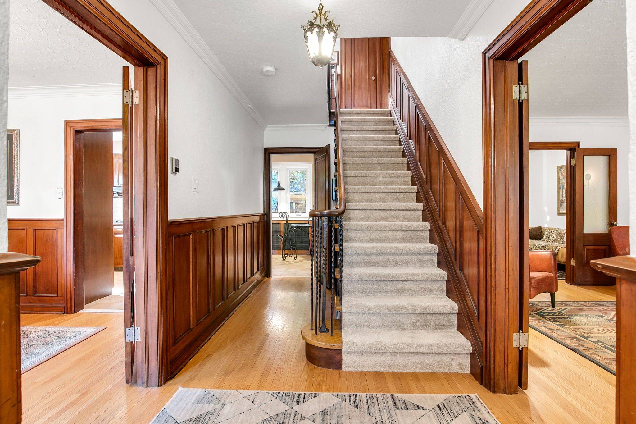 Toronto W07, ON M8X 1A2,6 Old Mill TER