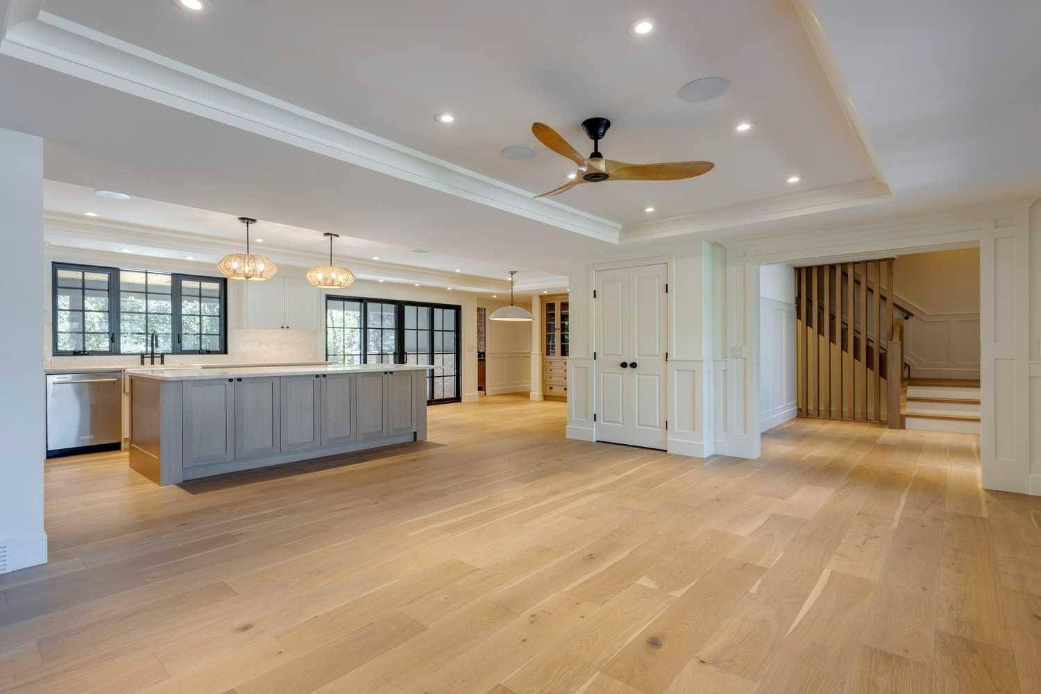 Calgary, AB T2V 2L5,7024 Kenosee PL SW