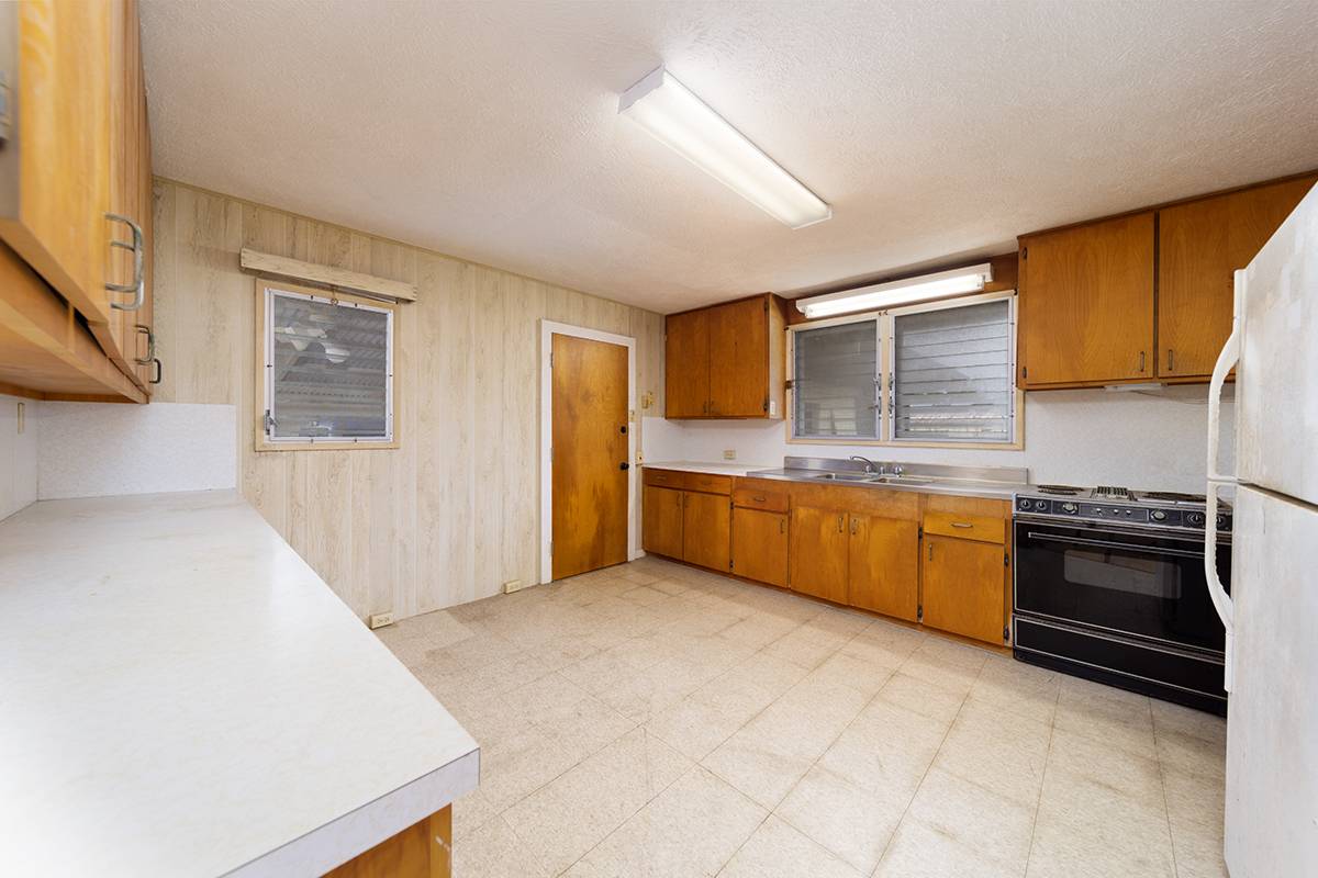 Hilo, HI 96720,346 KANOELANI ST