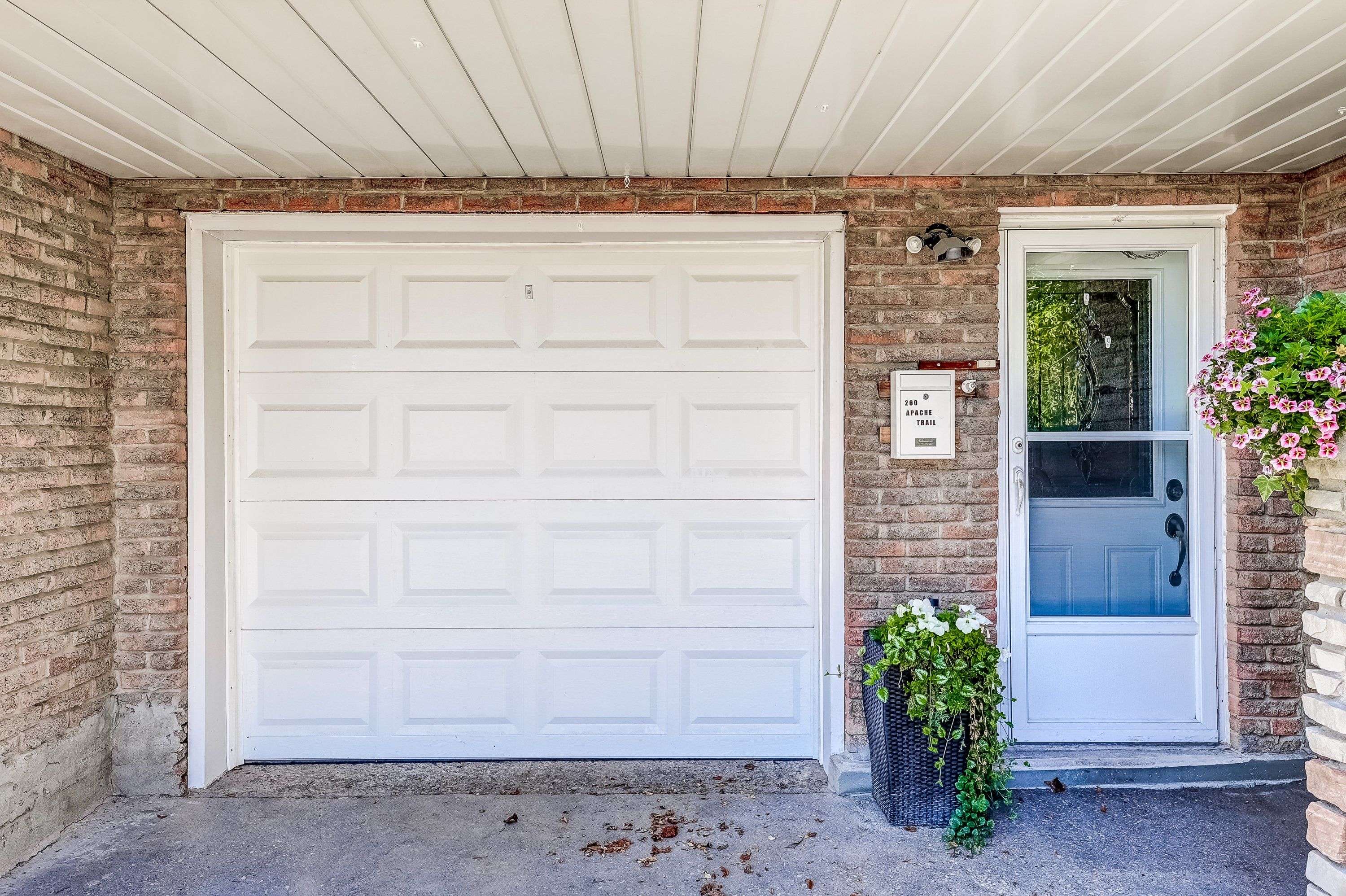 Toronto C15, ON M2H 2W4,260 Apache TRL