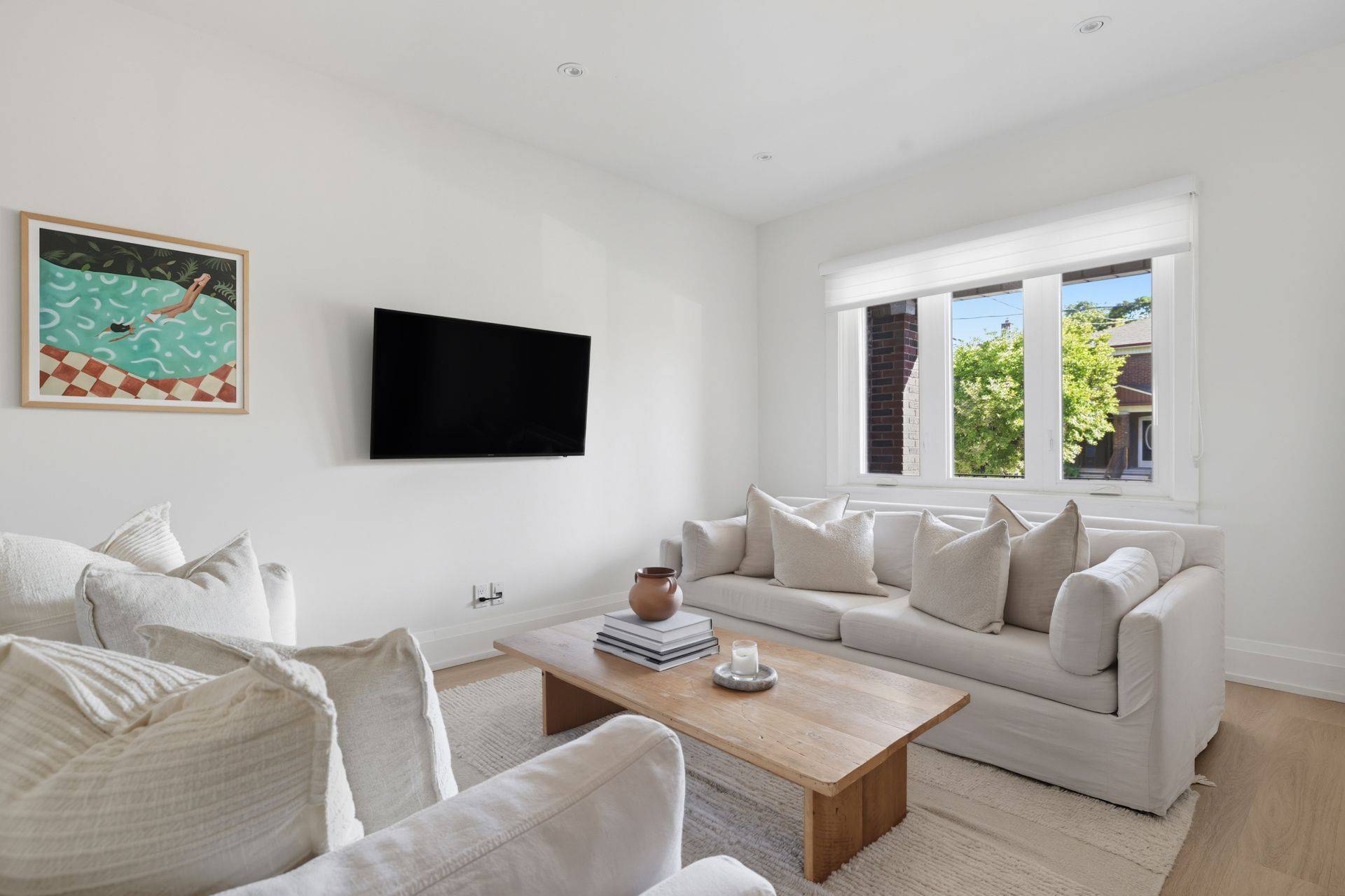 Toronto W03, ON M6E 4P6,266 Mcroberts AVE