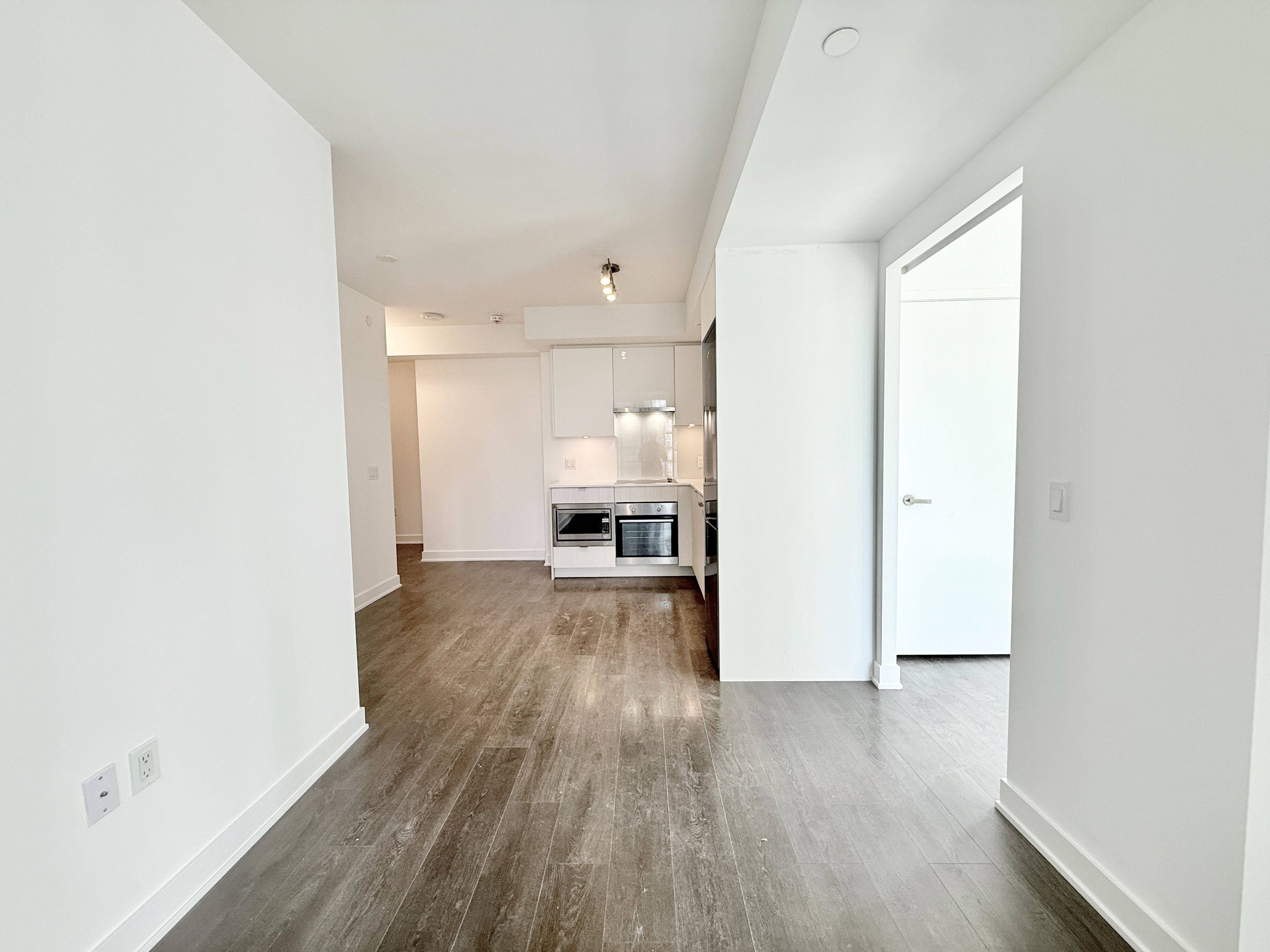 Toronto C10, ON M4P 0E4,195 Redpath AVE #1912