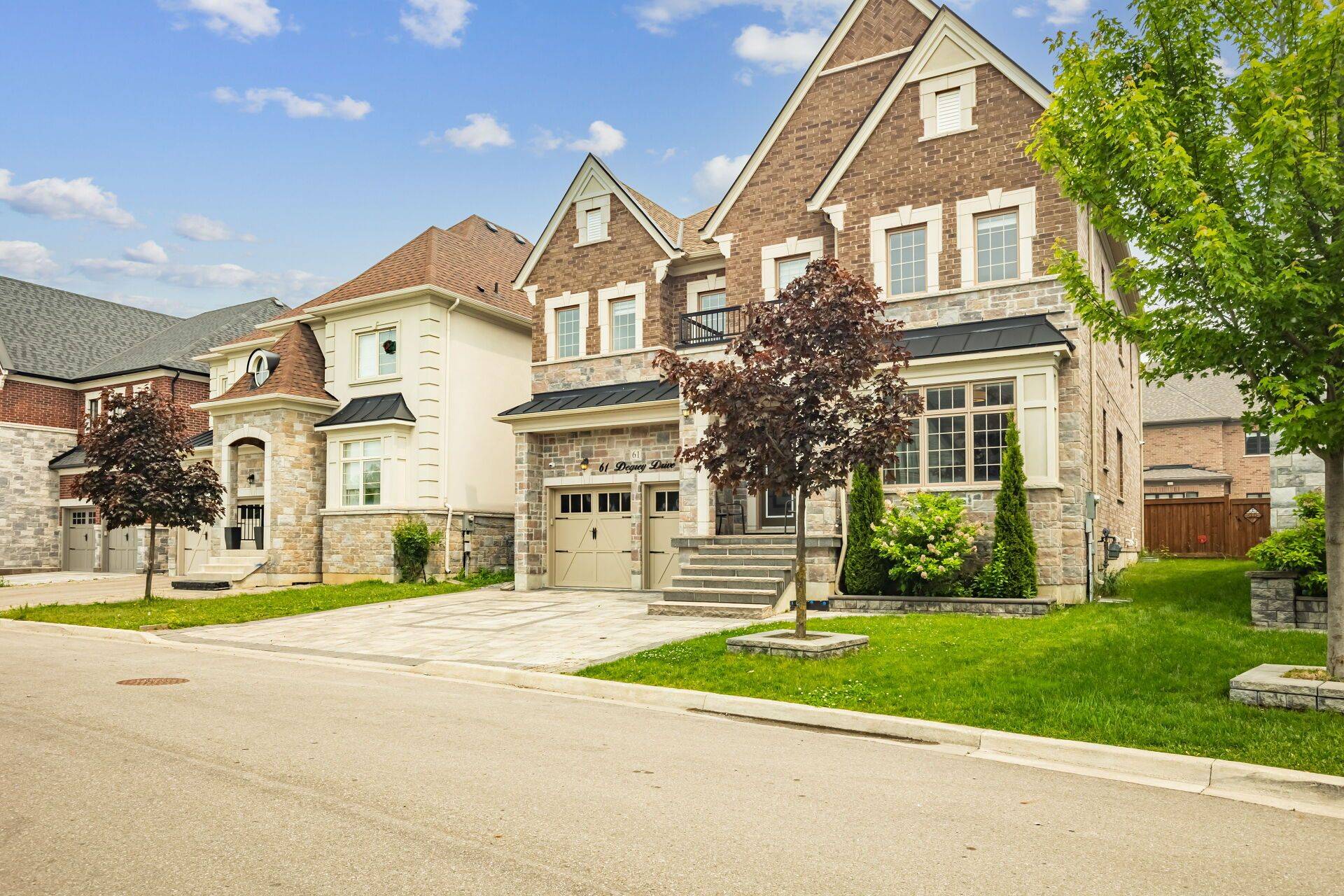 Brampton, ON L6P 4L7,61 Degrey DR