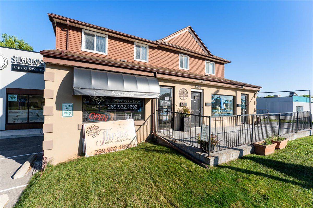 4386 Drummond RD, Niagara Falls, ON L2E 6C3