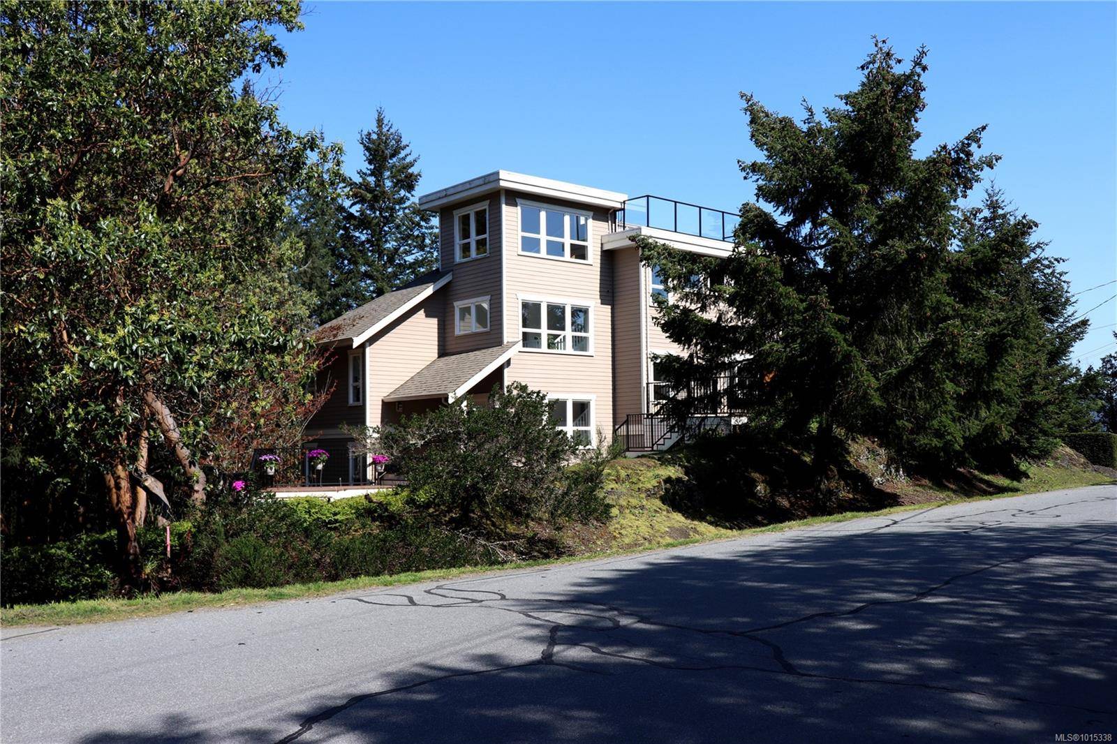 Duncan, BC V9L 5S9,967 Osprey Dr