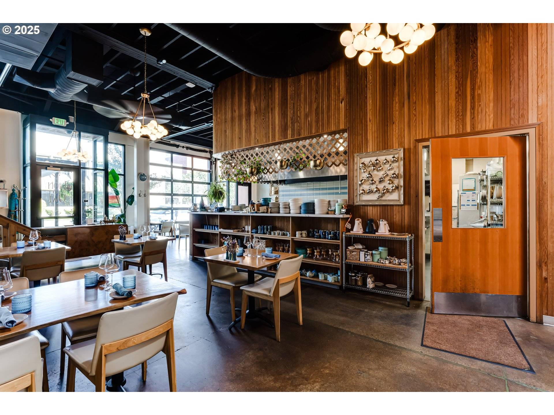 Eugene, OR 97401,50 E 11th AVE